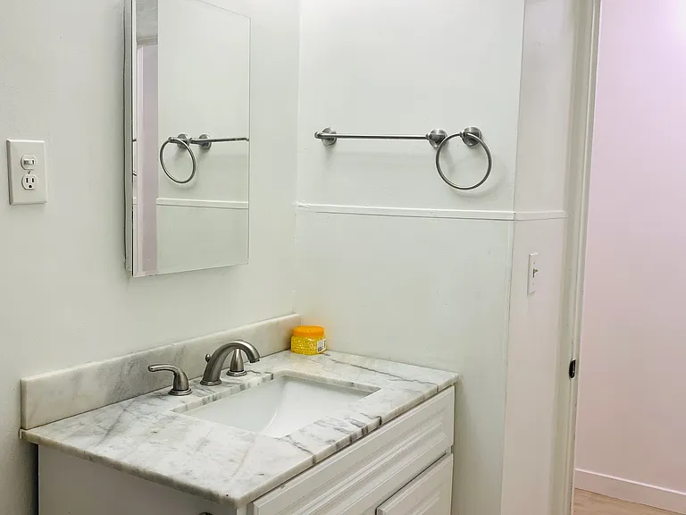 275 E Center St #5 — Photo 9