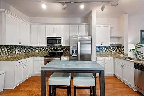 5300 Peachtree Rd Photo 1 5300 Peachtree Rd Photo 1