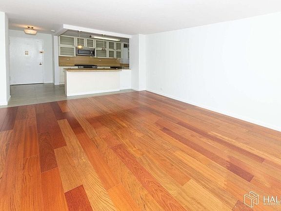4th image of 360 W 22nd St APT 6C