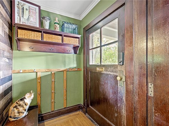 4th image of 145 Oliver Ave