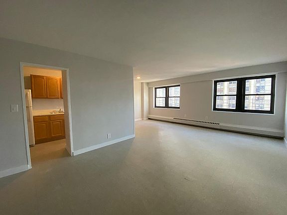 3rd image of 111 Wadsworth Ave #25M