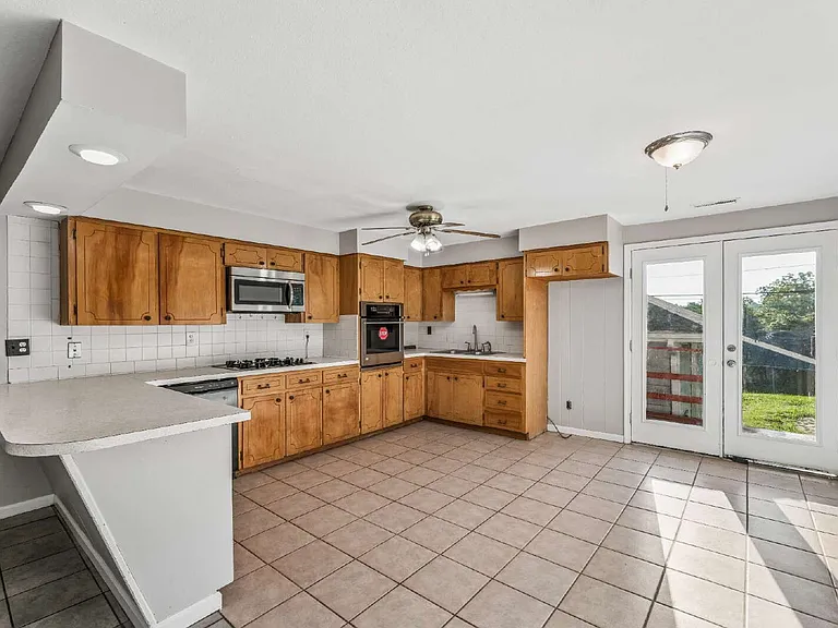 804 Pine St — Photo 12