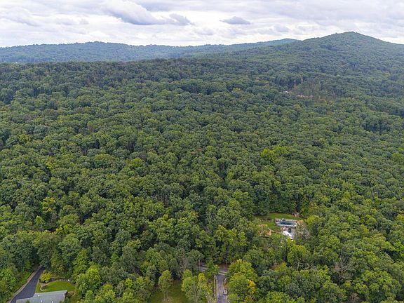 4th image of 705 Hill Rd