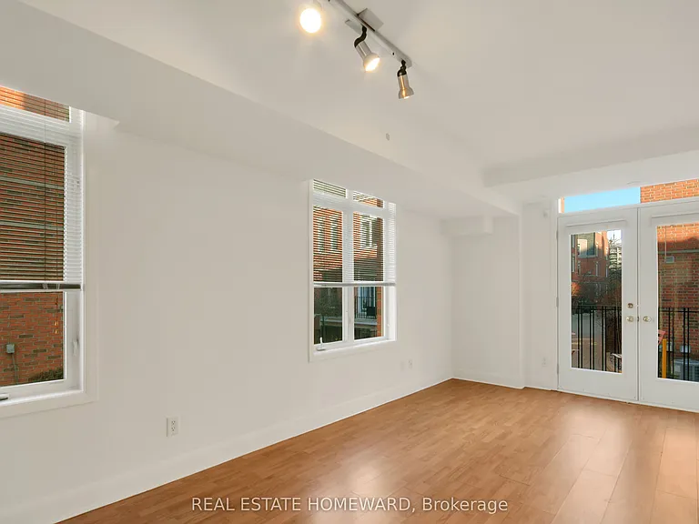 415 Jarvis St #200 — Photo 2