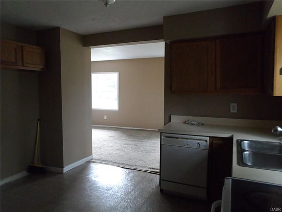 3rd image of 848 Washington Ave