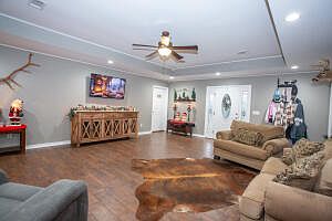 5th image of 111 Stonegate Dr