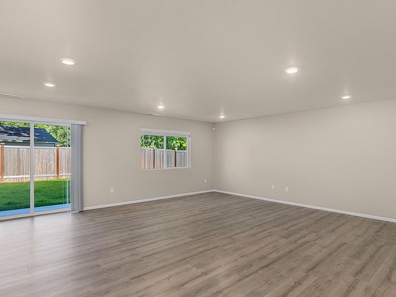 5th image of 3817 85th Ave NE #12