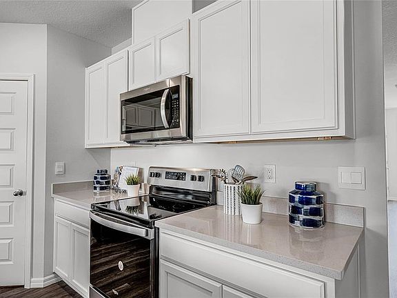 5th image of 3514 Roden Rd