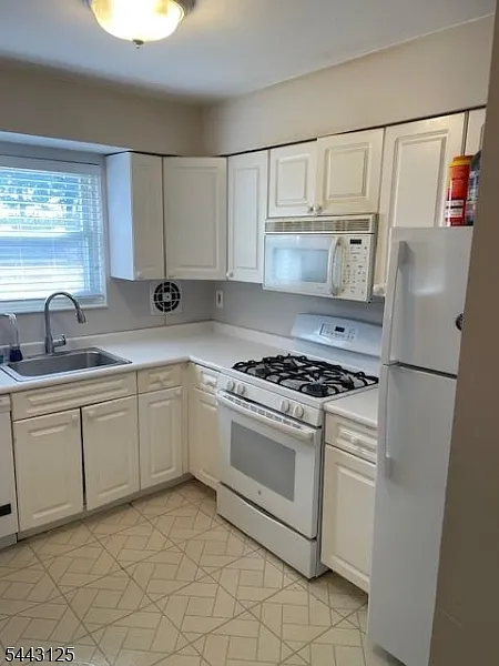 2 bed, 1.0 bath, $2,275 — Photo 4