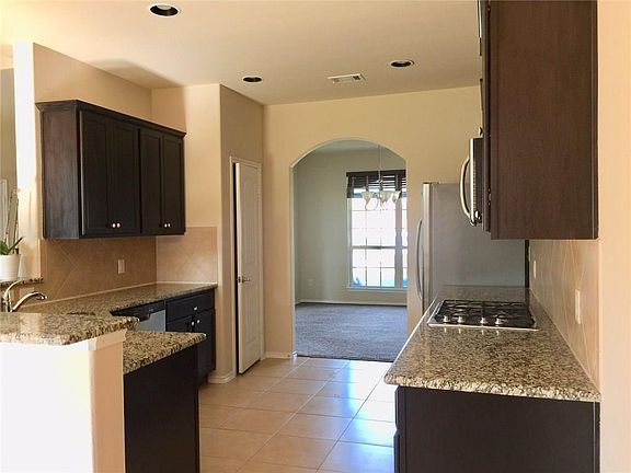 4th image of 408 Riverstone Way