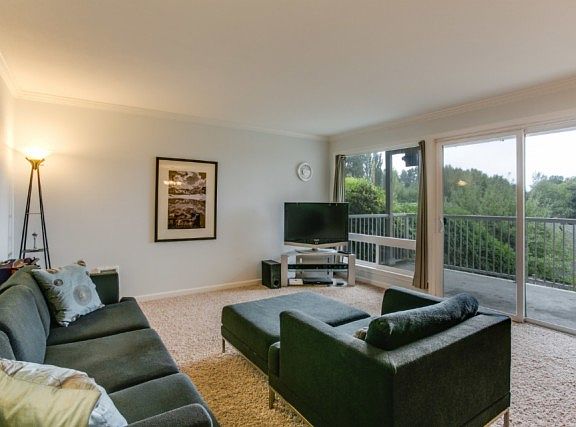 3rd image of 1113 Kirkland Ave #3B