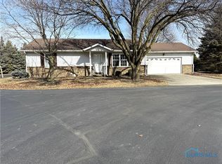 10 Edith Ct, Bowling Green, OH 43402