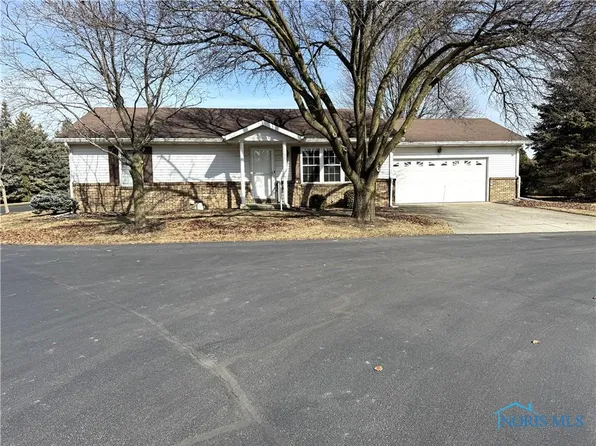 10 Edith Ct, Bowling Green, OH 43402