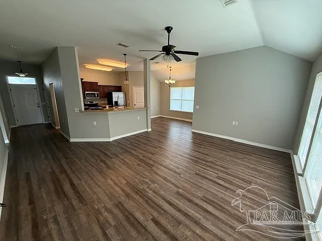 5776 Glen Brook Ct — Photo 3