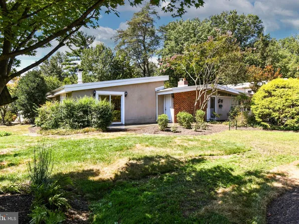 2914 Meadow Ln, Falls Church, VA 22042