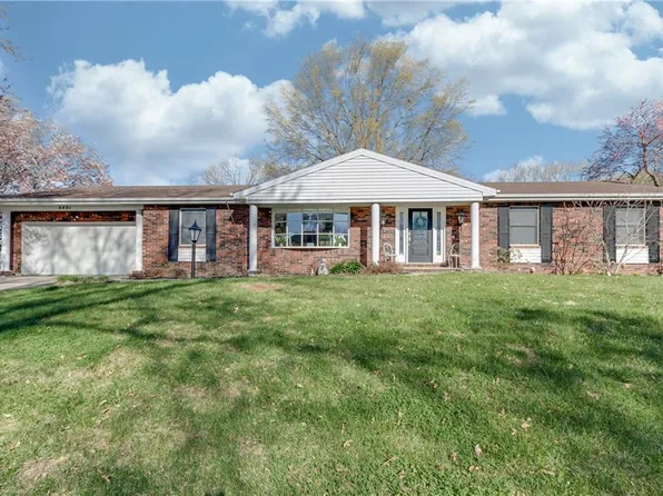 4401 S Stonecrest Cir, Saint Joseph, MO 64506