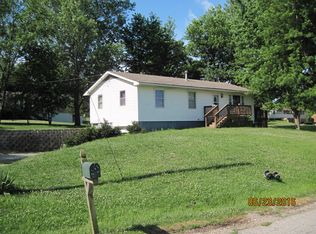 907 E Elm St, Albany, MO 64402