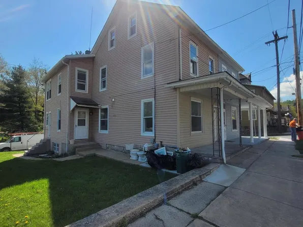 202 E Wyomissing Ave, Mohnton, PA 19540