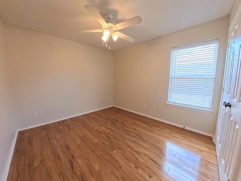 14 Burnham Dr — Photo 26