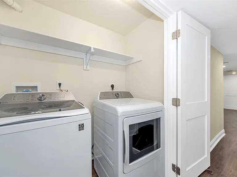 39 Wright Ave #1 — Photo 8