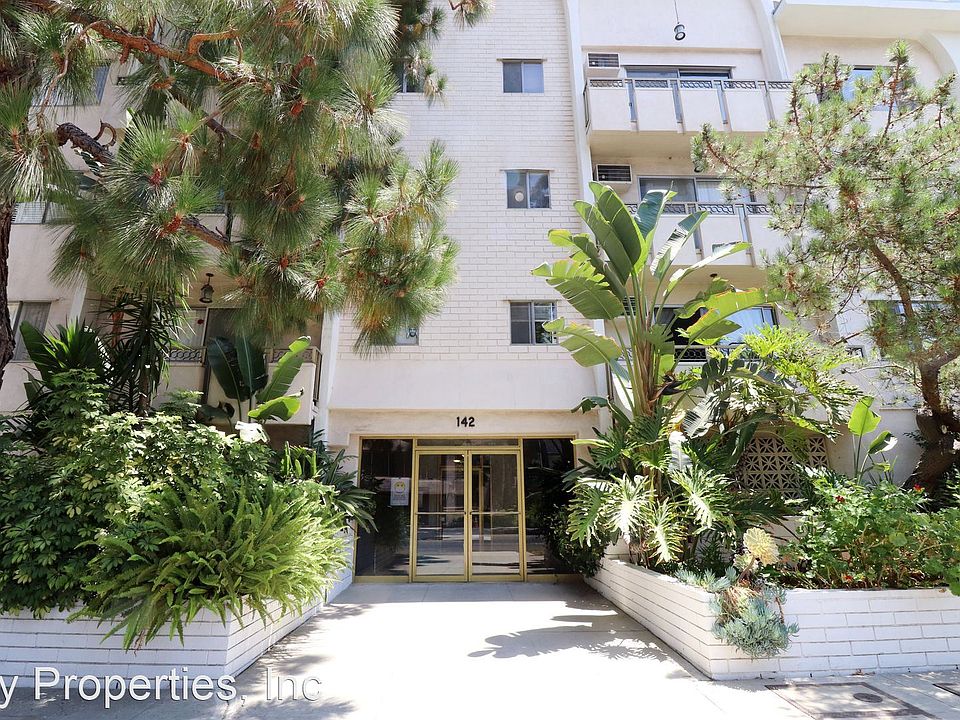 1st image of 142 S Wetherly Dr #10521608