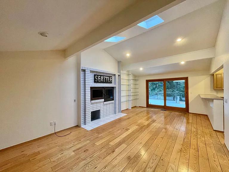 8611 NE 26th Pl — Photo 12