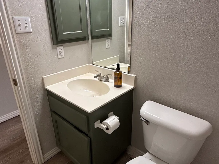 1020 Brookhaven Dr — Photo 12