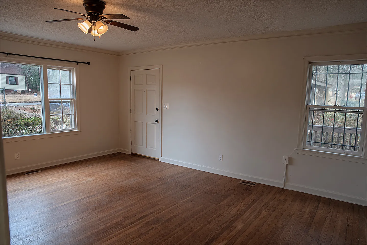 2 bed, 1600 sqft, $1,400 — Photo 1