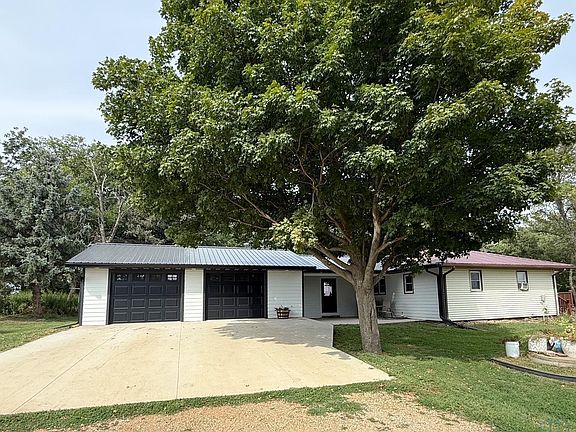 2nd image of 2027 Garfield Ave
