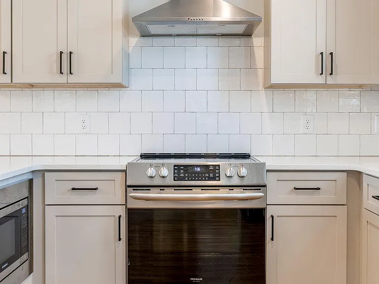 530 Edwin St #10 — Photo 17