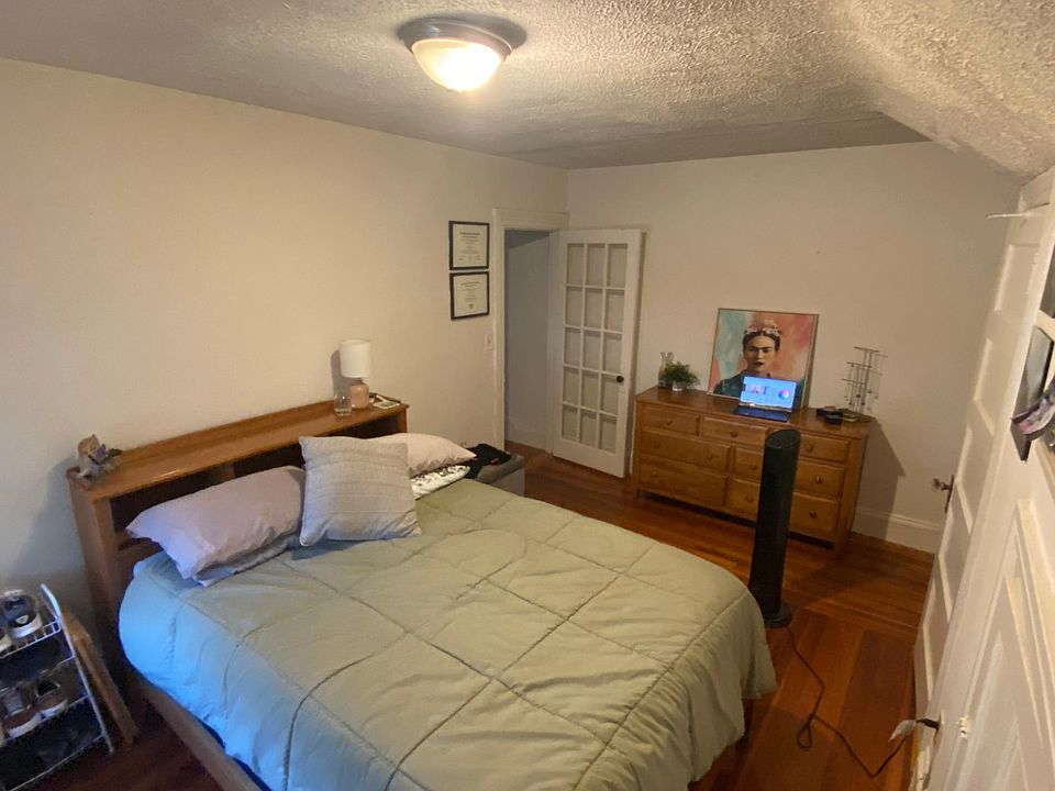 1st image of 148 Taber Ave