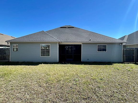 2nd image of 3959 Newbury Dr