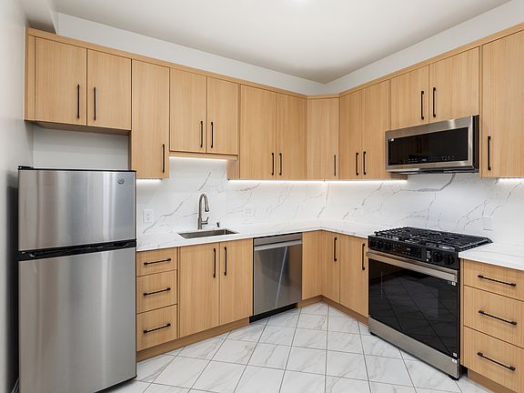 2nd image of 49 Broderick St #10