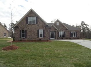 2822 Fallin Ct, High Point, NC 27262