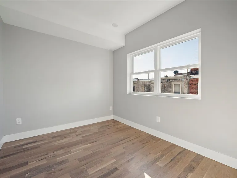 5412 Delancey St — Photo 8