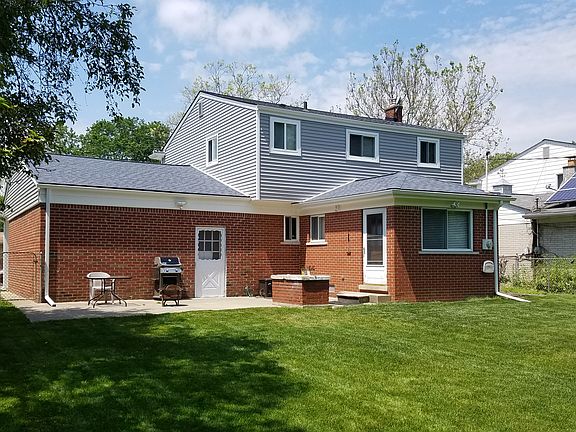 4th image of 23004 Montclair Dr