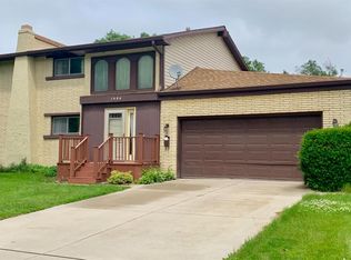 1906 Edgebrook Dr, Marshalltown, IA 50158