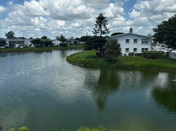 13 CHATHAM A, West Palm Beach, FL 33417
