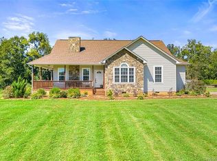 331 Pisgah Ridge Cir, Hiddenite, NC 28636