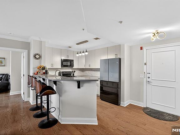 4th image of 54 Polifly Rd APT 103