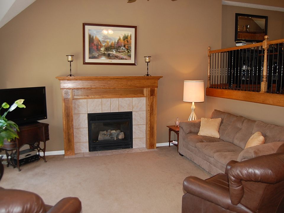 Neutral colors throughout