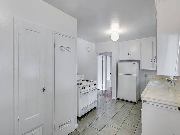 5th image of 2727 Parker St Unit H