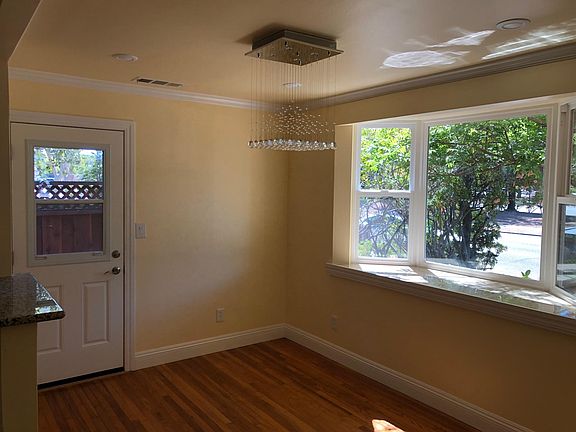 4th image of 12 Churchill Ave