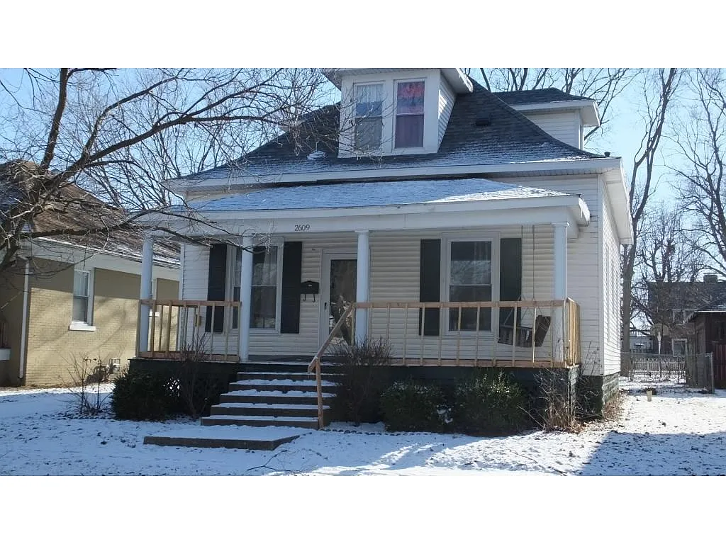 2609 Prairie Ave photo 1