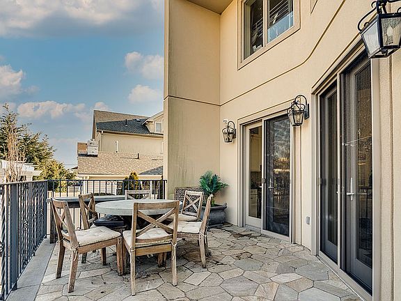 Backyard patio upper deck