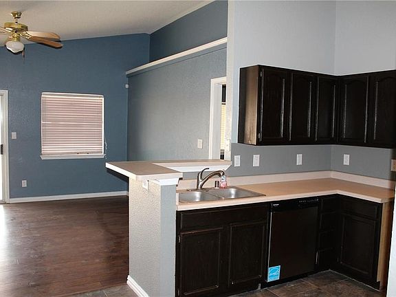 5th image of 3112 Manny Aguilera Dr