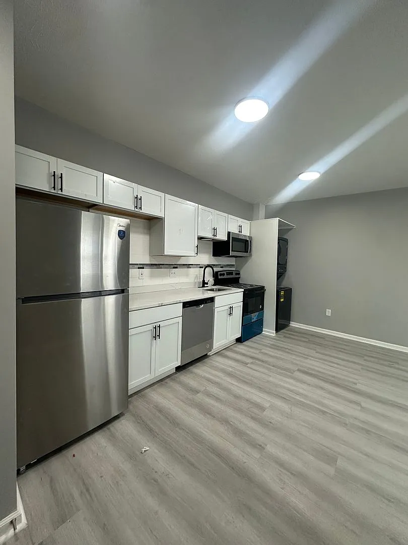 Irvington Living III — Photo 1