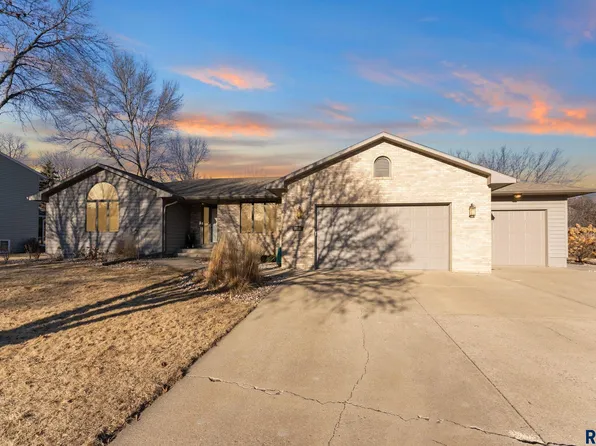 2508 E Marson Dr, Sioux Falls, SD 57103