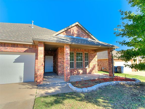 3rd image of 10813 NW 118th Pl