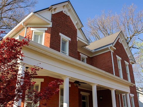 4th image of 817 Exchange St